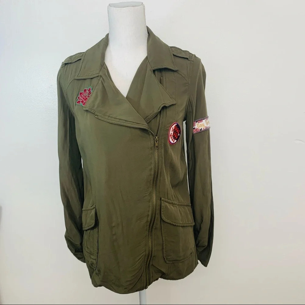 Xhilaration Military Jacket Woman XS Olive Green Embroidery Patches Zip Pockets